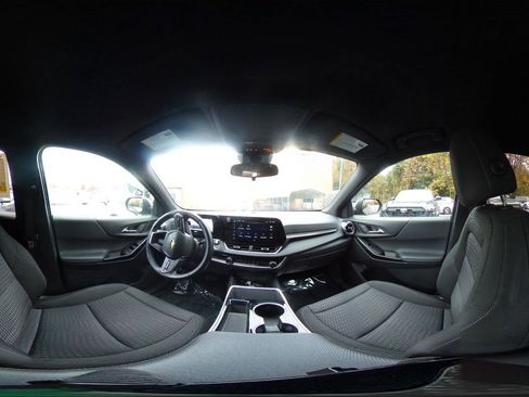 Used 2025 Chevrolet Equinox LT image 38