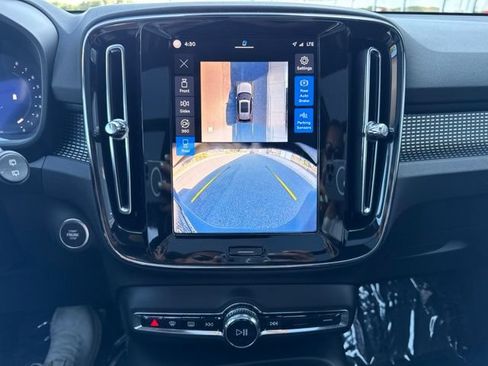 Certified 2025 Volvo XC40 B5 Plus AWD/4WD image 26