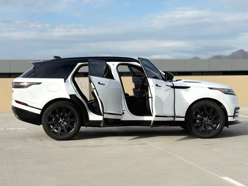 Used 2018 Land Rover Range Rover Velar R-Dynamic SE image 15