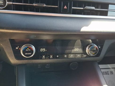 Used 2023 Mitsubishi Outlander SE Black Edition image 15