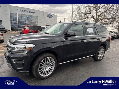 Used 2024 Ford Expedition Limited image 1