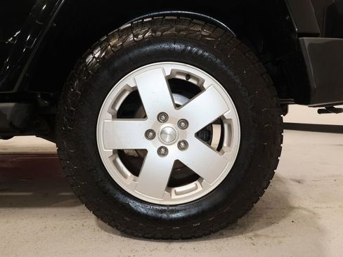 Used 2012 Jeep Wrangler Unlimited Sahara w/ Connectivity Group image 20