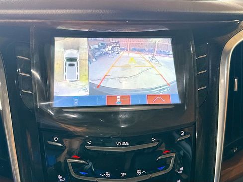 Used 2018 Cadillac Escalade Premium Luxury image 15
