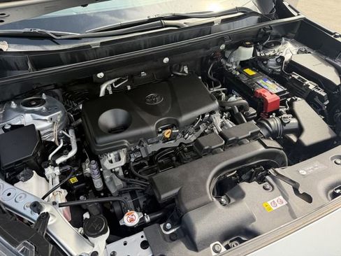 Used 2021 Toyota RAV4 XLE Premium FWD image 25