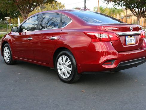 Used 2019 Nissan Sentra SV image 7