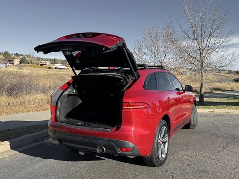 Used 2017 Jaguar F-PACE R-Sport image 8