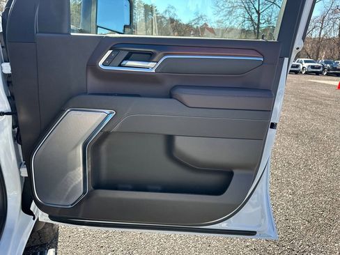 New 2026 GMC Sierra 2500 Denali w/ Denali Reserve Package AWD/4WD image 15