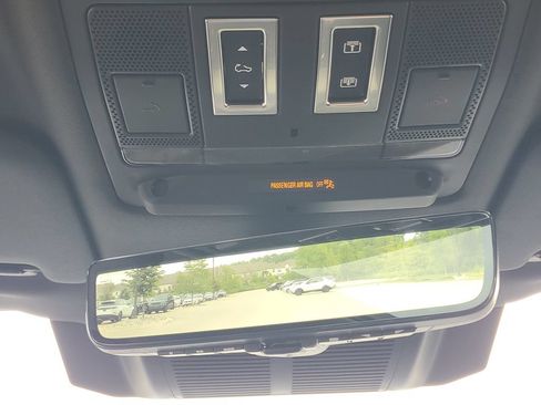 Used 2026 Land Rover Defender 130 X-Dynamic SE AWD/4WD image 24