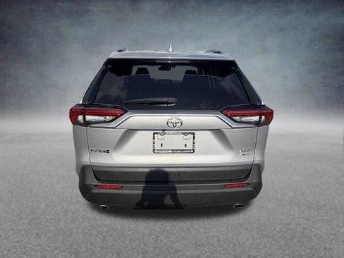 Used 2025 Toyota RAV4 XLE AWD/4WD image 4