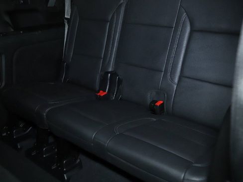 Used 2023 Chevrolet Suburban LT image 13