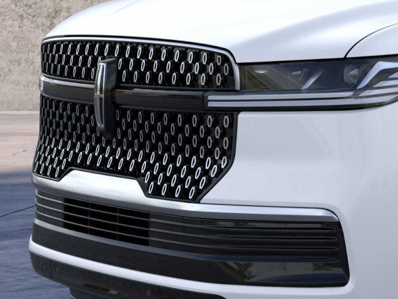 New 2025 Lincoln Navigator Reserve AWD/4WD image 17