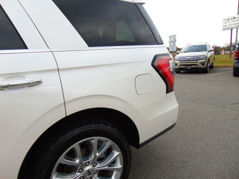 Used 2018 Ford Expedition Limited w/ Equipment Group 302A image 34