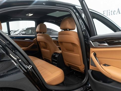 Used 2023 BMW 530e xDrive w/ Premium Package image 12