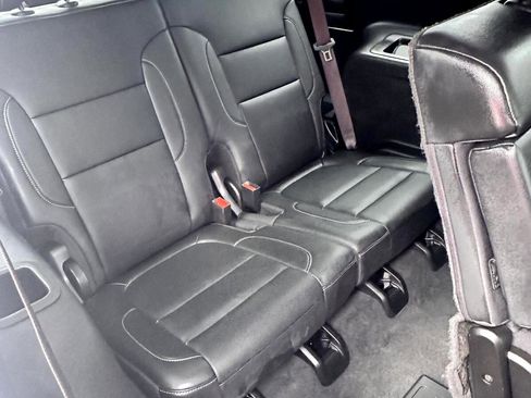 Used 2023 GMC Acadia SLT image 19