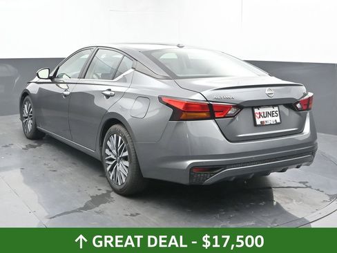 Used 2023 Nissan Altima 2.5 SV image 10