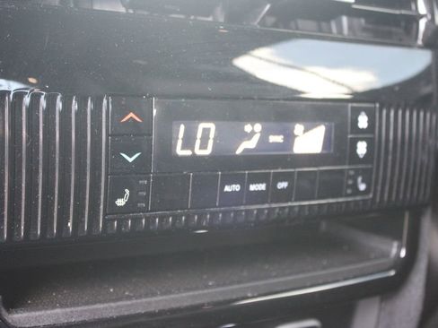 Used 2024 Jeep Wagoneer Series II AWD/4WD image 30
