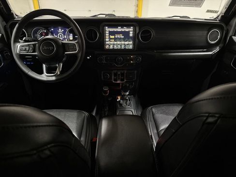 Used 2023 Jeep Wrangler Unlimited Sahara AWD/4WD image 10