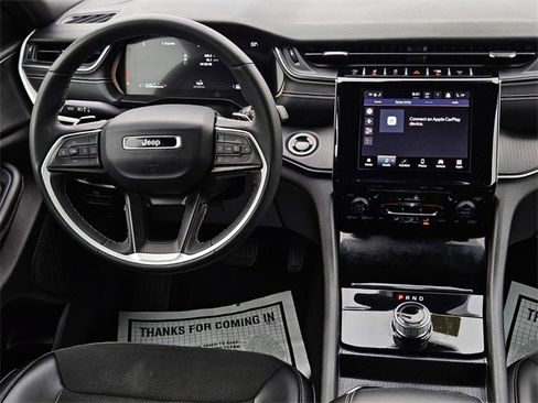 Used 2024 Jeep Grand Cherokee L Laredo image 29