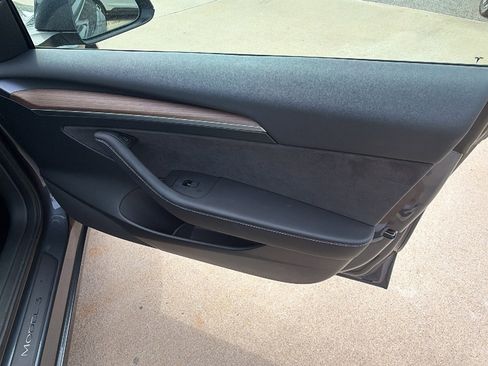 Used 2023 Tesla Model 3 Standard Range image 18