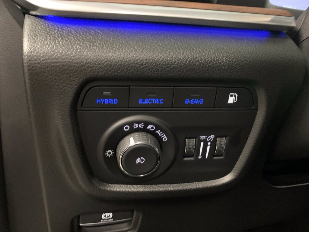 Certified 2023 Jeep Grand Cherokee Summit w/ Advanced Protech Group IV AWD/4WD image 22