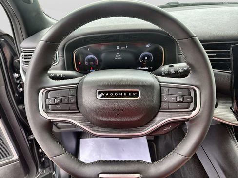 Used 2024 Jeep Wagoneer Series III AWD/4WD image 18