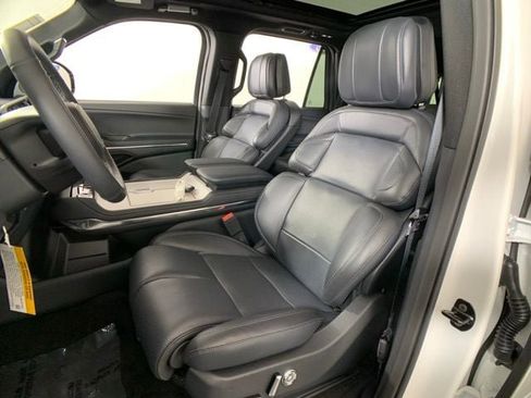 New 2025 Lincoln Navigator L Reserve w/ Jet Appearance Package image 19