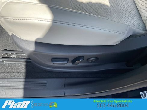 Used 2023 Nissan Ariya FWD image 21