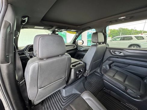 Used 2022 Chevrolet Suburban RST w/ Luxury Package RWD image 24
