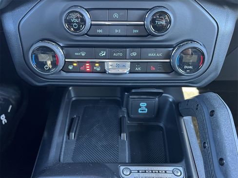 New 2025 Ford Bronco Outer Banks w/ Sasquatch Package image 6