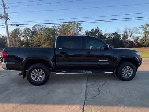 Used 2019 Toyota Tacoma SR5 image 7