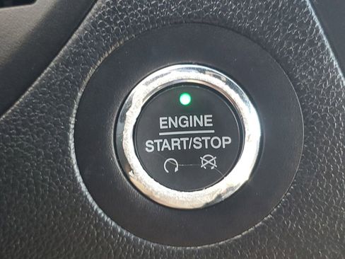 Used 2018 Ford Explorer XLT w/ Equipment Group 202A image 38