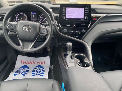 Used 2024 Toyota Camry SE image 9