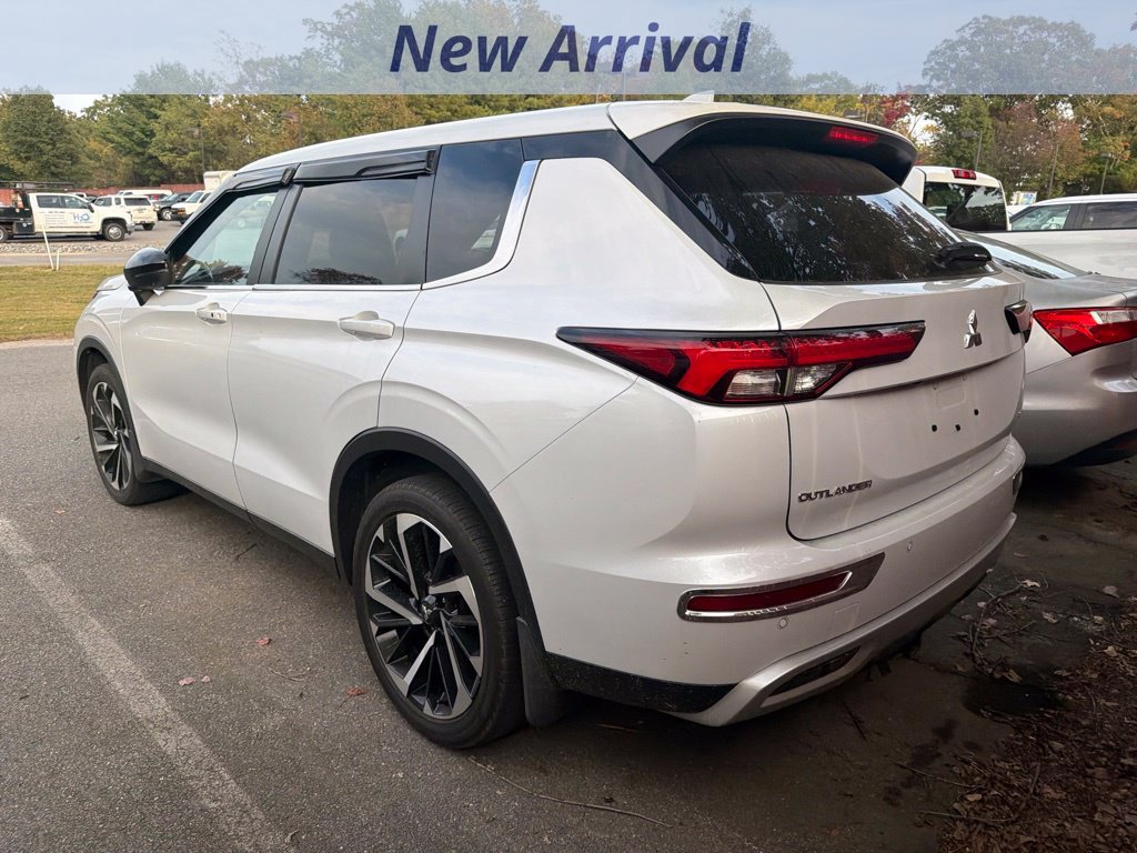 Used 2024 Mitsubishi Outlander SE AWD/4WD image 9