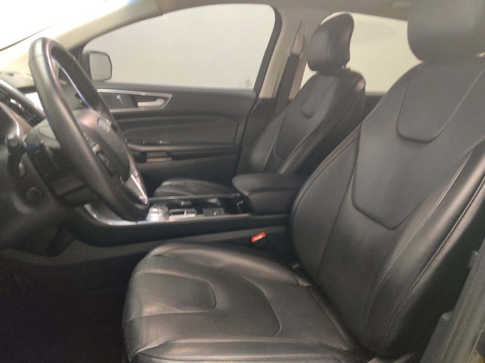 Used 2019 Ford Edge Titanium AWD/4WD image 17