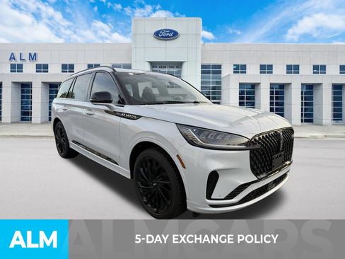 Used 2025 Lincoln Aviator Reserve w/ Jet Appearance Package RWD image 3