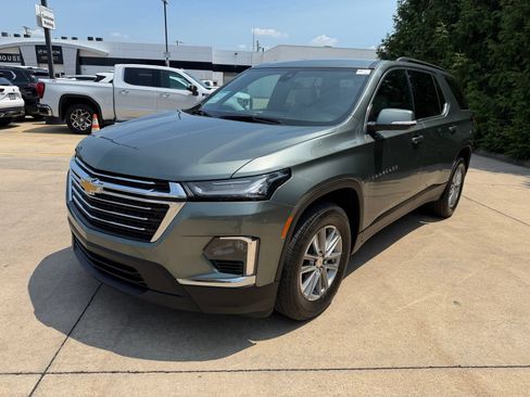 Used 2023 Chevrolet Traverse LT FWD image 7