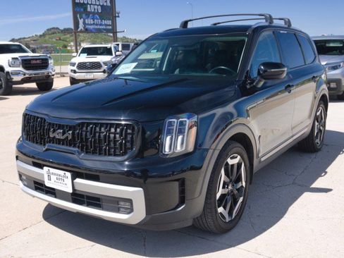 Used 2023 Kia Telluride AWD image 2
