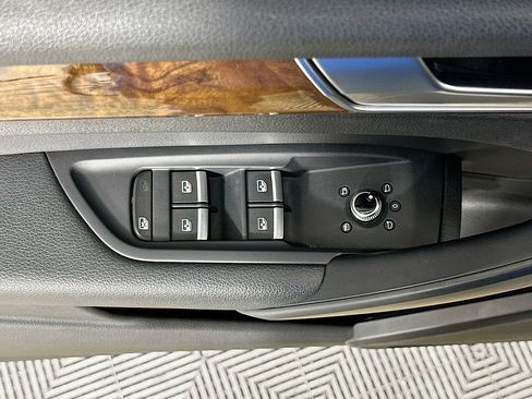 Used 2018 Audi Q5 2.0T Premium Plus w/ Premium Plus Package image 22