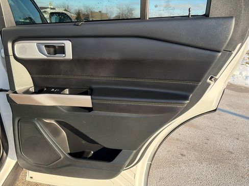 Used 2023 Ford Explorer Limited w/ Limited Technology Package image 35