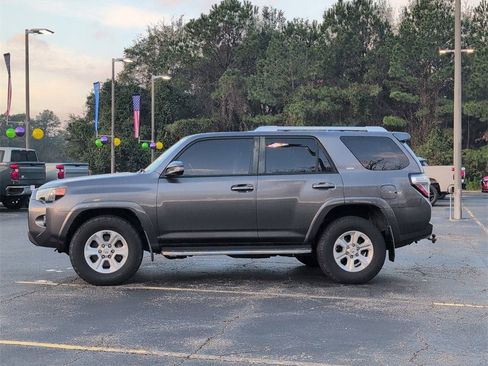 Used 2016 Toyota 4Runner SR5 image 7