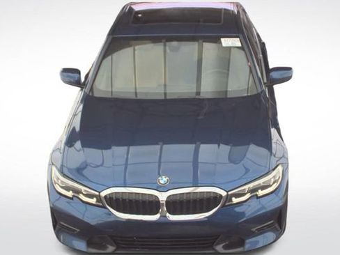 Used 2019 BMW 330i Sedan w/ Convenience Package image 3