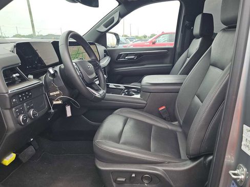 Used 2025 Chevrolet Tahoe Z71 AWD/4WD image 5