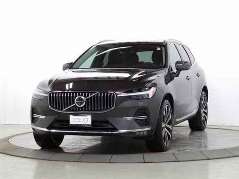 Certified 2023 Volvo XC60 B6 Ultimate w/ Climate Package image 3