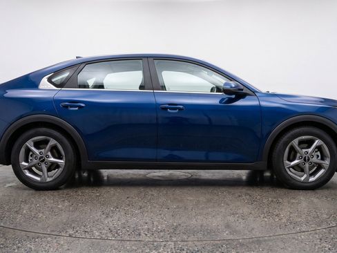 Used 2025 Kia K4 LXS image 11