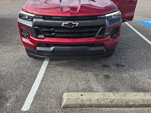 Used 2023 Chevrolet Colorado LT w/ LT Convenience Package III image 1