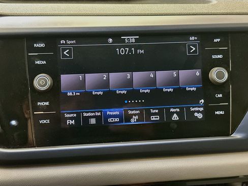 Used 2023 Volkswagen Taos SE w/ Panoramic Sunroof Package AWD/4WD image 21