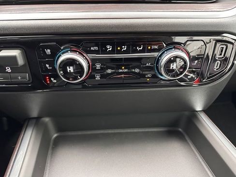 New 2026 GMC Sierra 2500 SLT w/ SLT Premium Package image 32