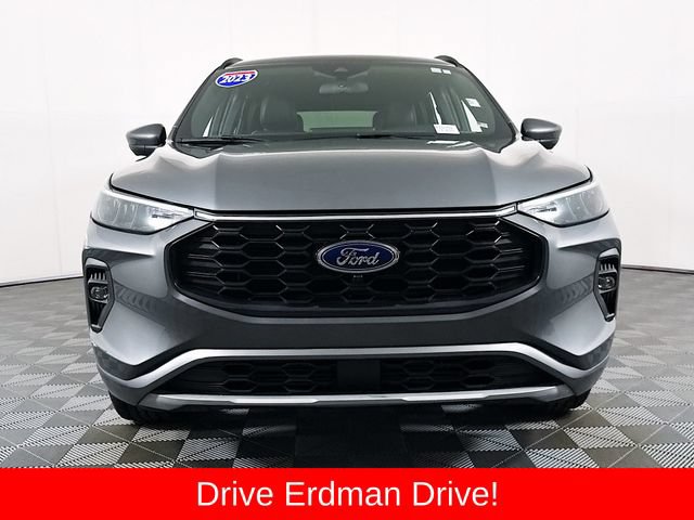 Used 2023 Ford Escape ST-Line Select w/ Tech Pack #2 AWD/4WD image 2