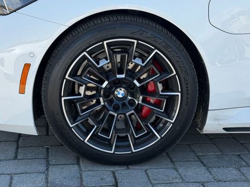 Used 2025 BMW M5 w/ Carbon Package AWD/4WD image 13
