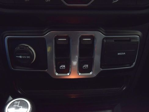 Used 2020 Jeep Wrangler Sport image 31